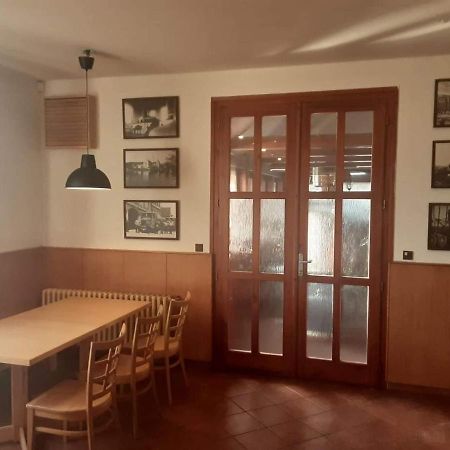 Restaurace U Vlkove Hotel Kamenice Bagian luar foto