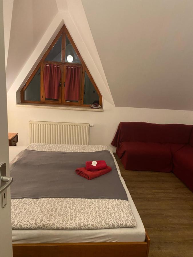 Restaurace U Vlkove Hotel Kamenice Bagian luar foto
