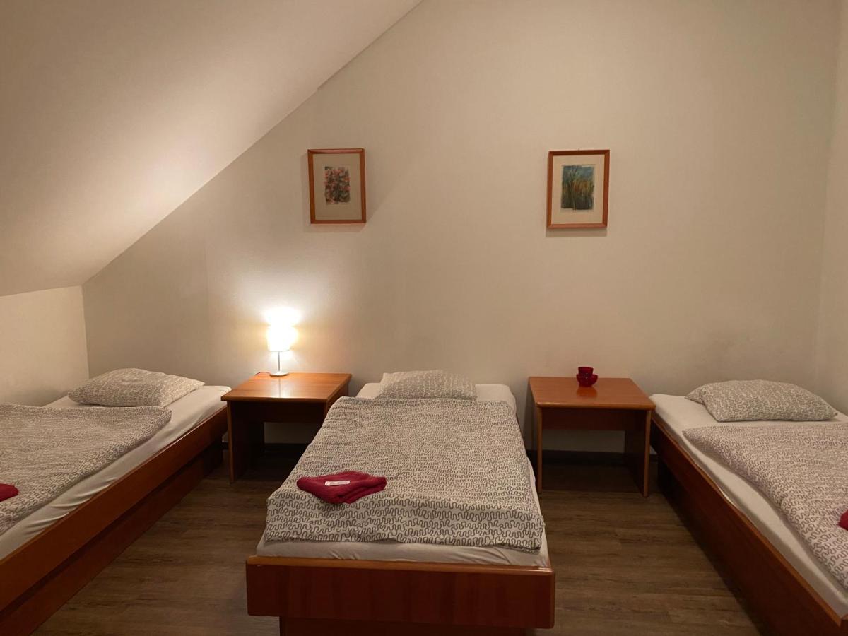 Restaurace U Vlkove Hotel Kamenice Bagian luar foto