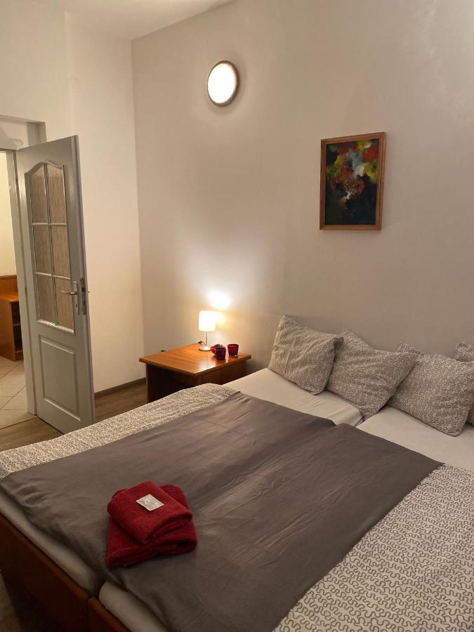 Restaurace U Vlkove Hotel Kamenice Bagian luar foto